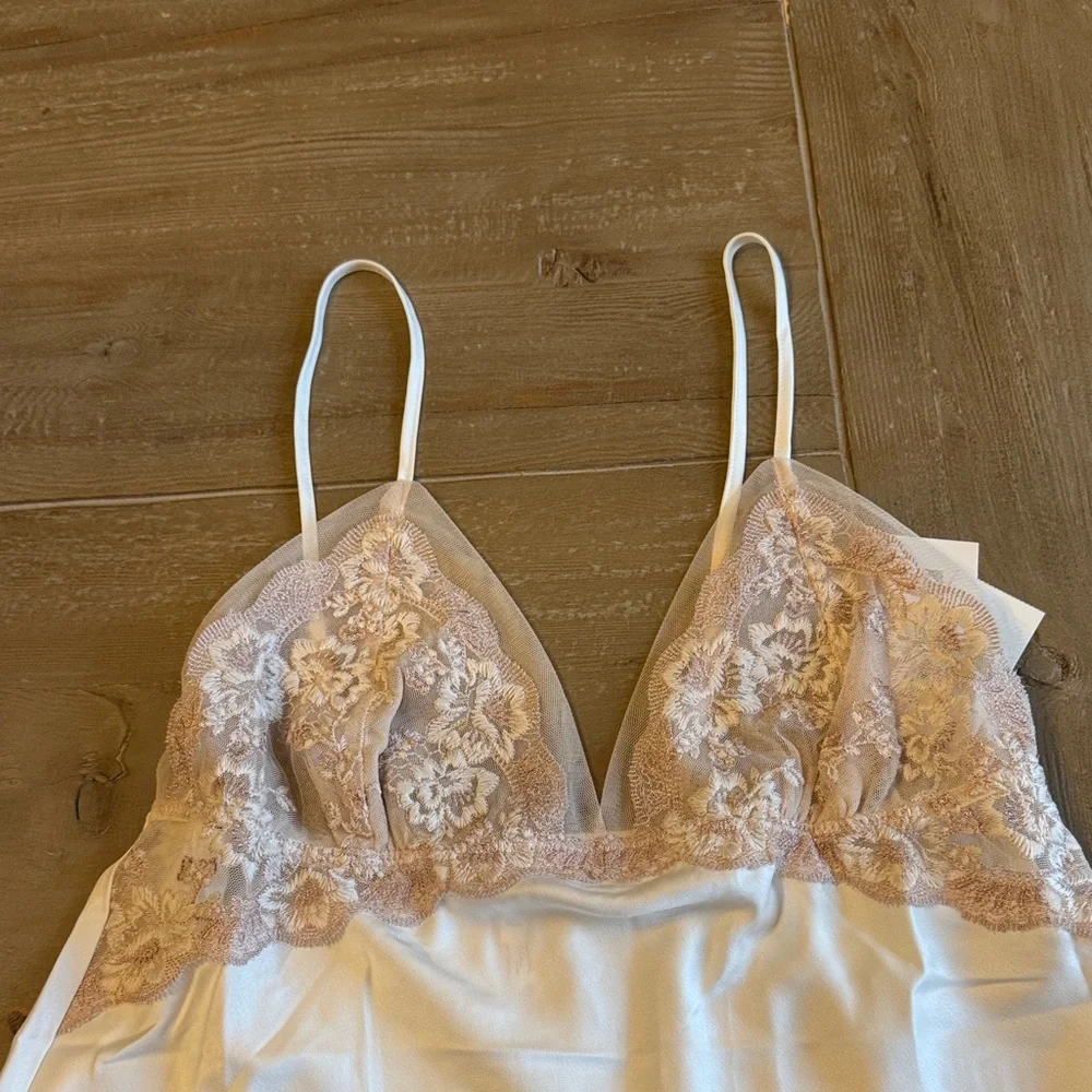 Flora Nikrooz Rosa Cami Short Set - Ivory - Floral Lace Trim - Large - NWT - Picture 4 of 14